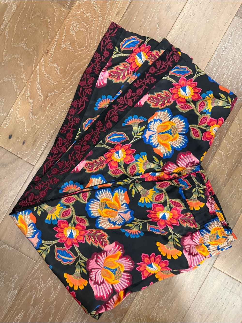 Johnny Was Luxurious Silk Black Floral Pants with Embroidered side Panels - Picture 12 of 13